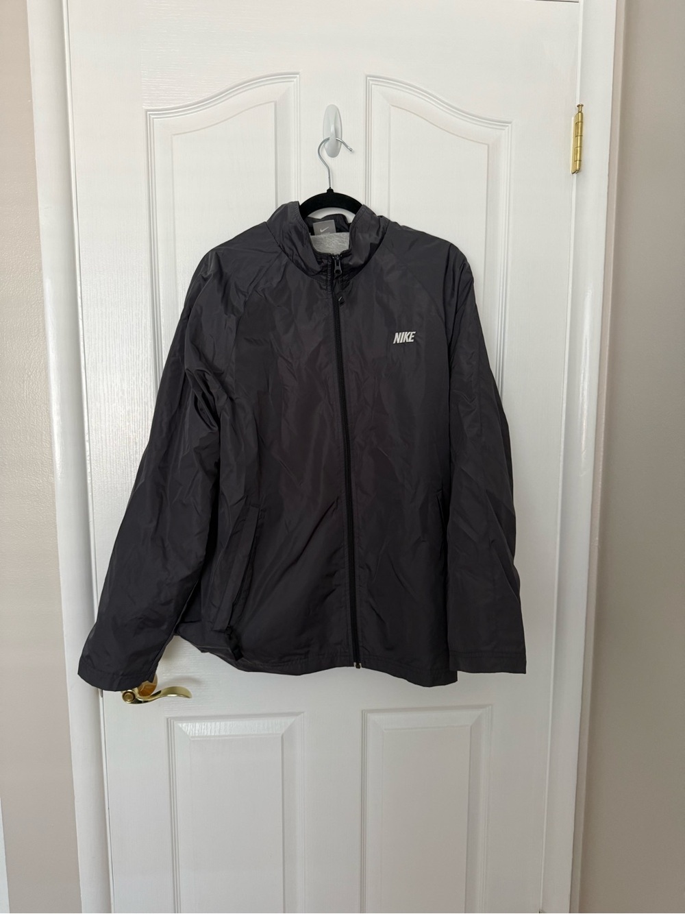 Nike Men's Gray Full-Zip Windbreaker Jacket